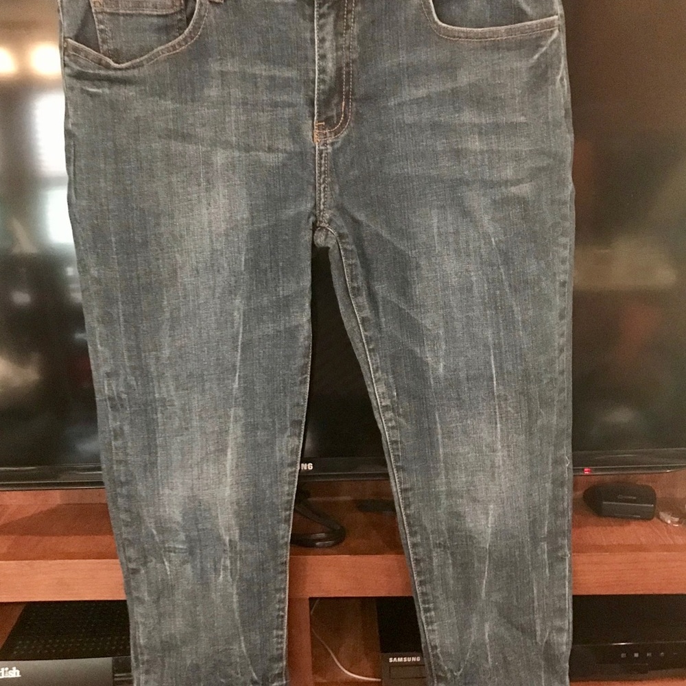 Size 30 Heavier Weight Cropped Blue Jeans